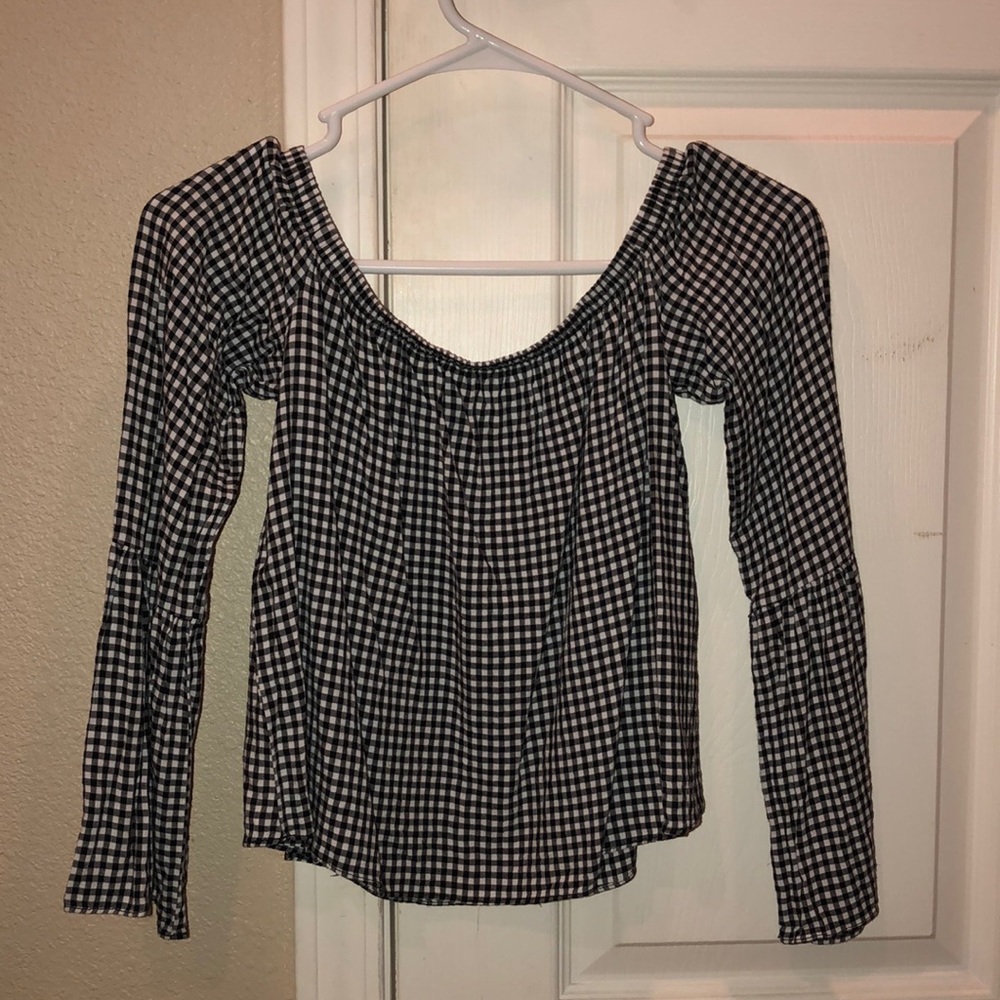 Long sleeve crop top
